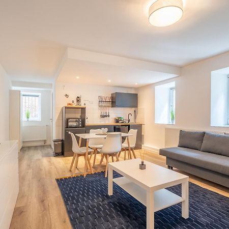 Gemuetliche Dachgeschosswohnung -Waldstrassenviertel لبسيا المظهر الخارجي الصورة