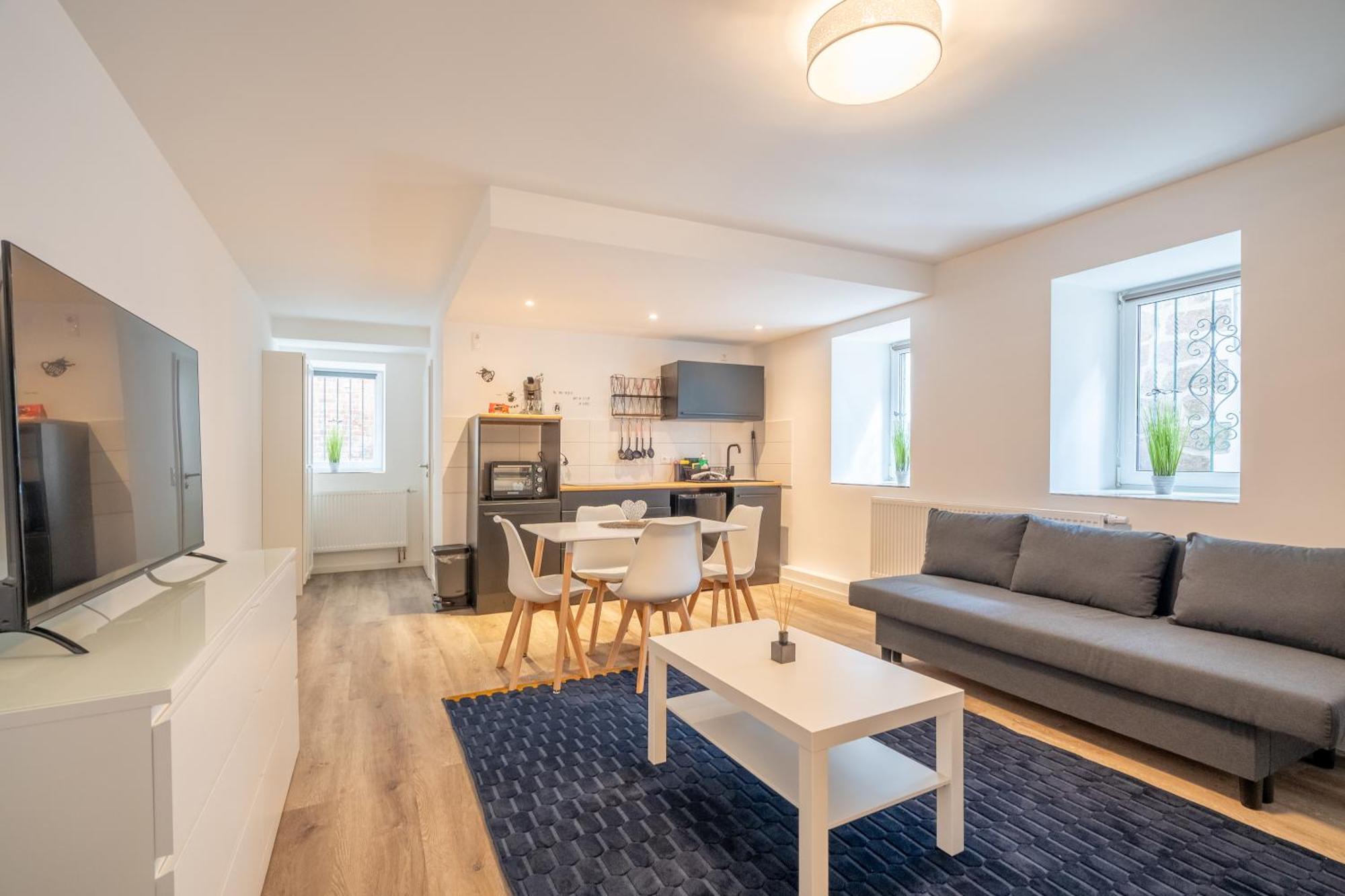 Gemuetliche Dachgeschosswohnung -Waldstrassenviertel لبسيا المظهر الخارجي الصورة